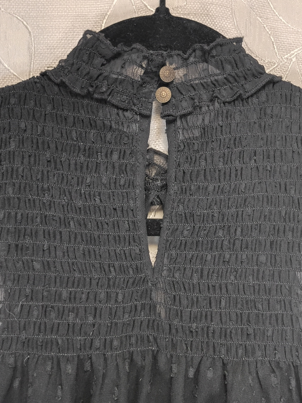 American Eagle Outfitters, Cold Shoulder Dot Ruffle Blouse, Size XS. - Picture 4 of 5